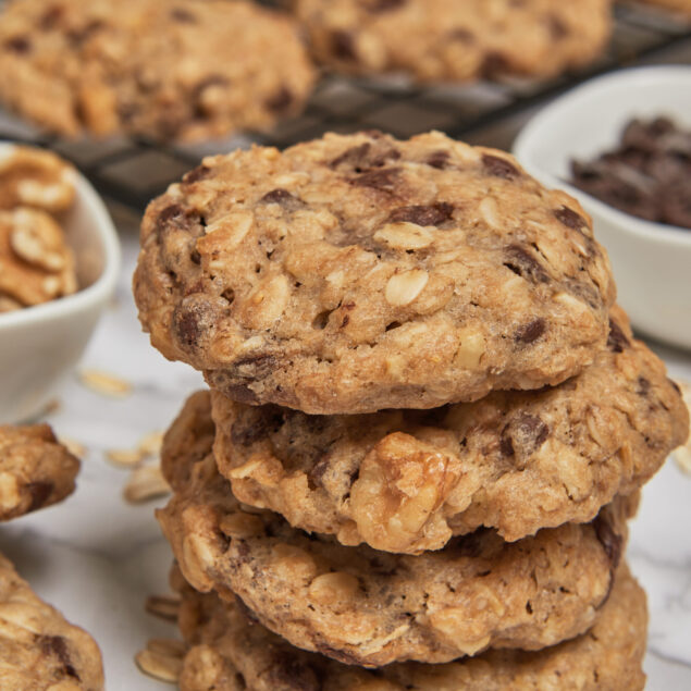 Oatmeal Walnut Chocolate Chip Cookies