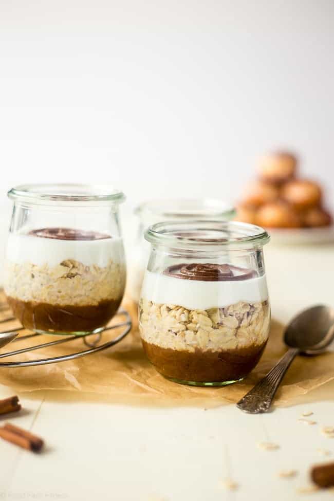 Cinnamon Roll Overnight Oats - These quick and easy overnight oats are packed with protein and taste just like a cinnamon roll. Perfect for a healthy, gluten free make-ahead breakfast on busy mornings! | Foodfaithfitness.com | @FoodFaithFit