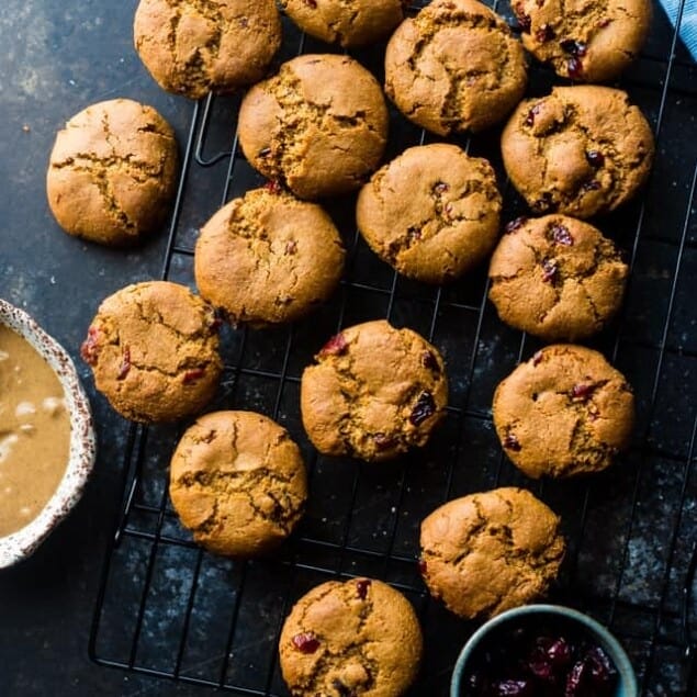 6 Ingredient Paleo Cranberry Almond Cookies - These easy, gluten free cranberry almond paleo cookies are so chewy and delicious! They're a healthier cookie for the Holidays with only 6 ingredients! | Foodfaithfitness.com |