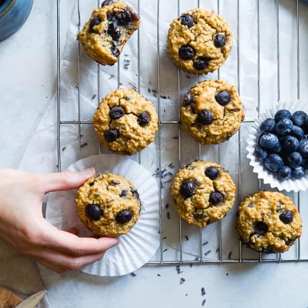 High Protein Blueberry Quinoa Muffins - Naturally sweetened, gluten free, dairy free and packed with plant based protein and fiber! These muffins are quick and easy to make and great for kids lunchboxes or snacks! Adults love them too! | #Foodfaithfitness | #Glutenfree #Dairyfree #Proteinpowder #Healthy #Quinoa