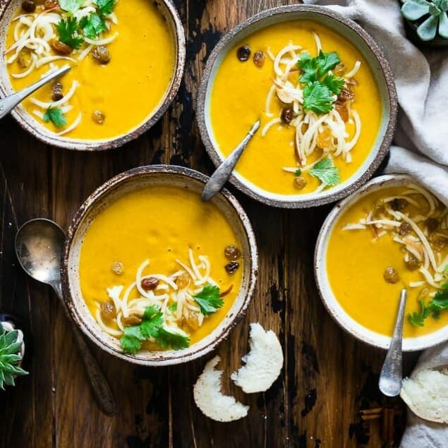 Slow Cooker Apple, Turmeric and Kabocha Squash Soup -  Let the slow cooker do the work for you with this anti-inflammatory paleo, vegan and whole30 compliant kabocha squash soup! It's an easy, healthy and gluten free fall meal! | Foodfaithfitness.com | @FoodFaithFit